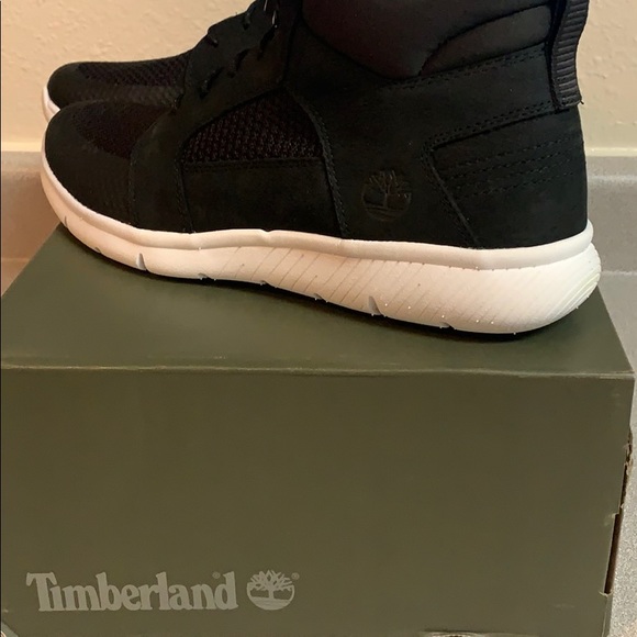 Timberlands - Picture 4 of 4